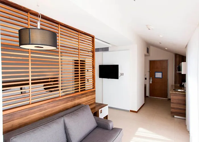 Hotel Am Strand Holiday Inn Express Puerto Vallarta By Ihg